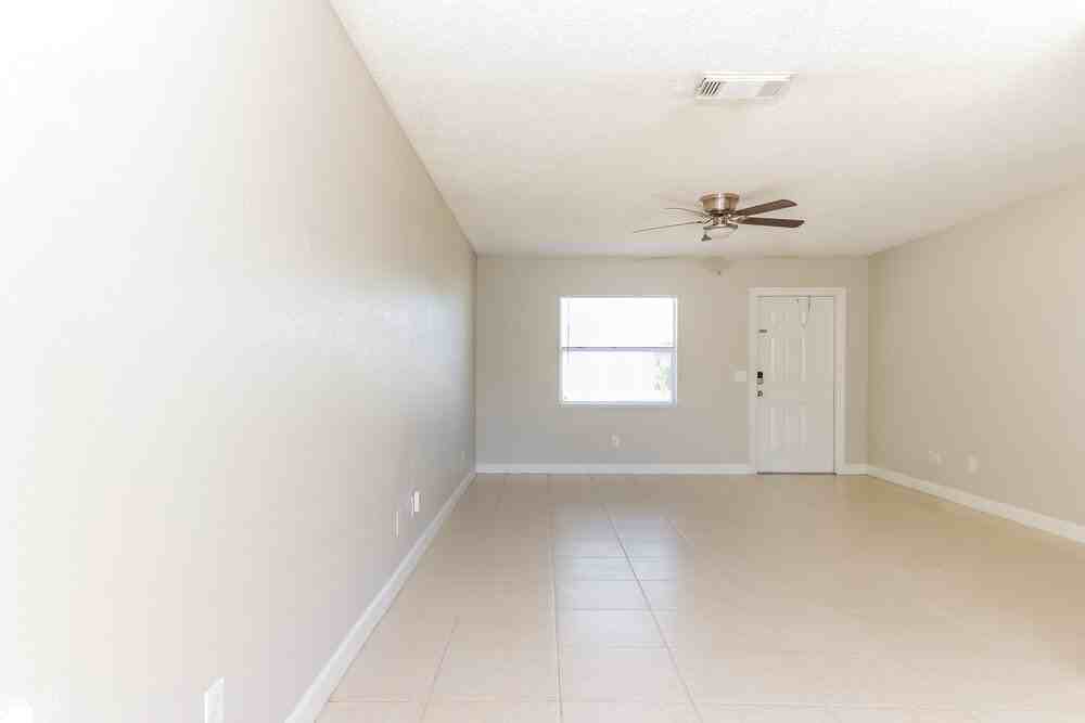 4673 Sw Monaco St - Photo 5 of 16