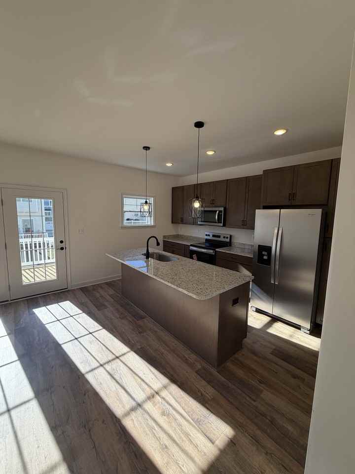 1420 Derby Drive - Photo 5 of 16