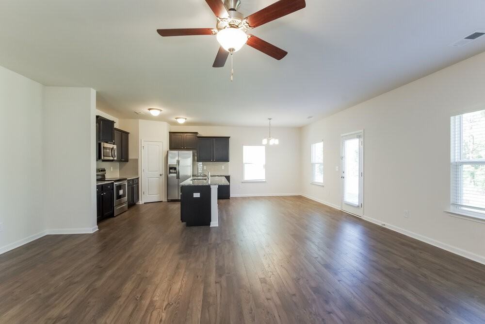 4425 Drifter Dr - Photo 4 of 17