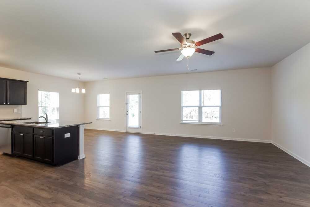 4425 Drifter Dr - Photo 5 of 17