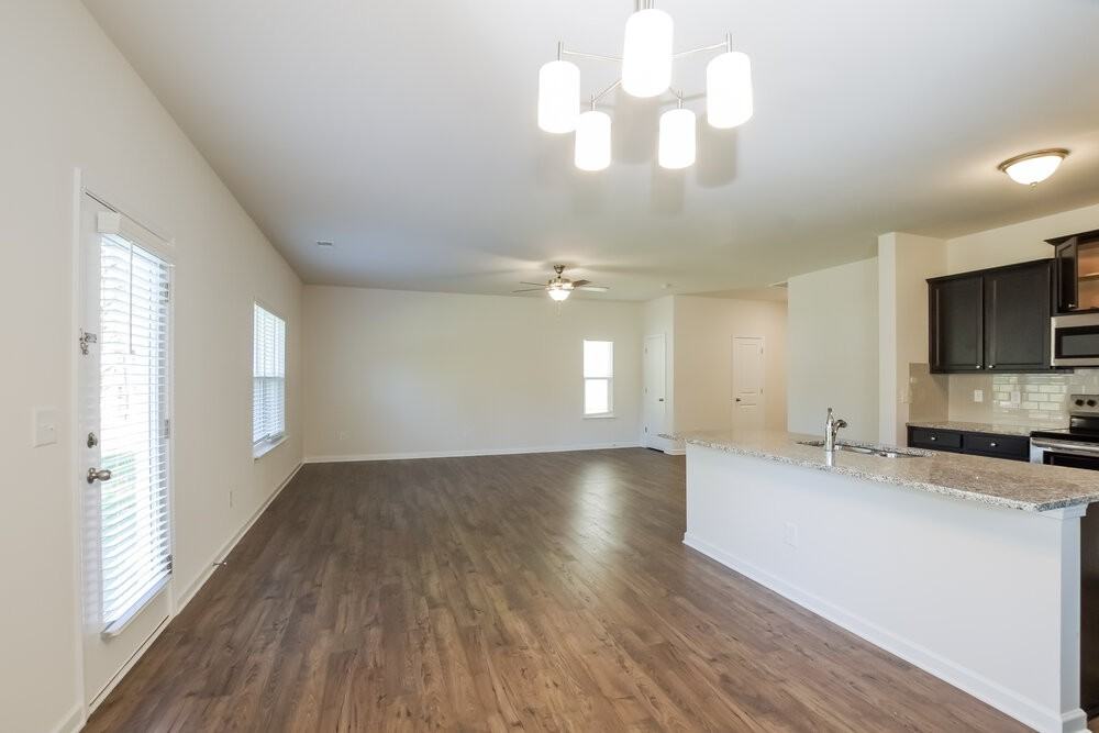 4425 Drifter Dr - Photo 6 of 17