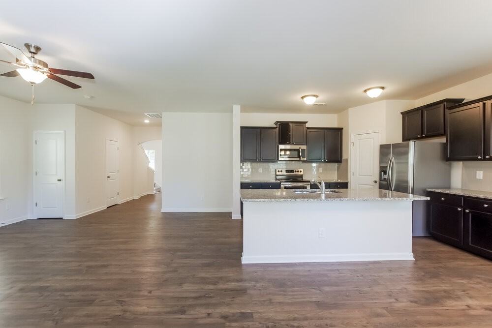 4425 Drifter Dr - Photo 7 of 17