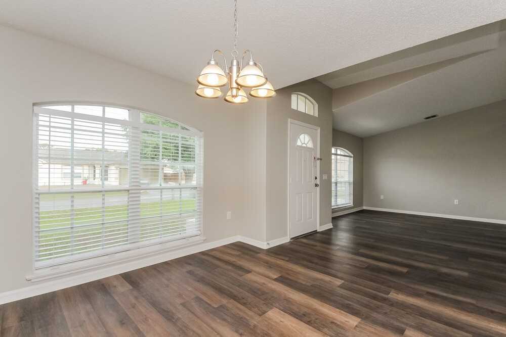 232 Tiffany Ct - Photo 6 of 16