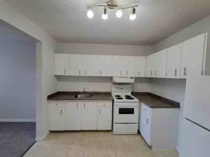 16315 96a Ave Nw #303B - Photo 2 of 5