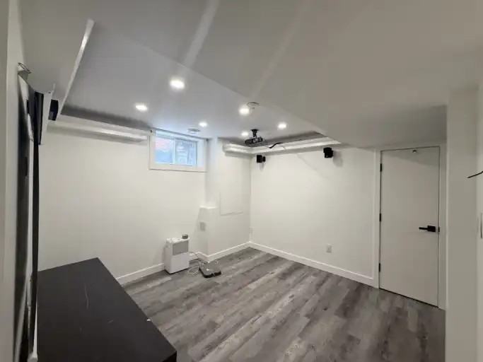 100 Russell St #2 - Photo 5 of 10