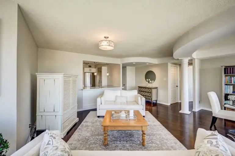 50 Eglinton Ave W #1405 - Photo 4 of 9