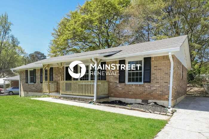 8143 Huntington Dr - Photo 3 of 16