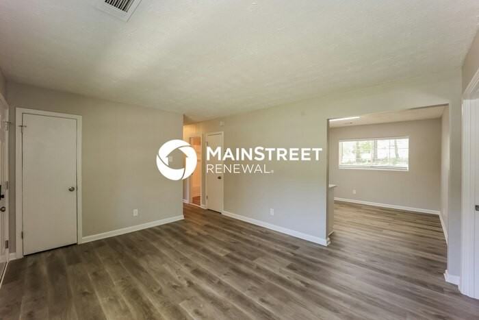 8143 Huntington Dr - Photo 6 of 16