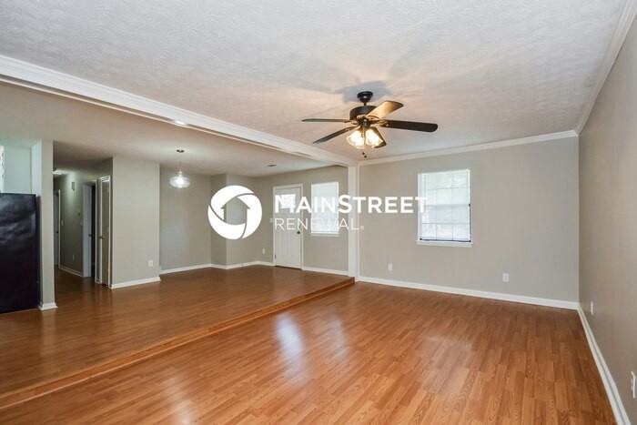 619 Lakeridge Cir Se - Photo 4 of 16