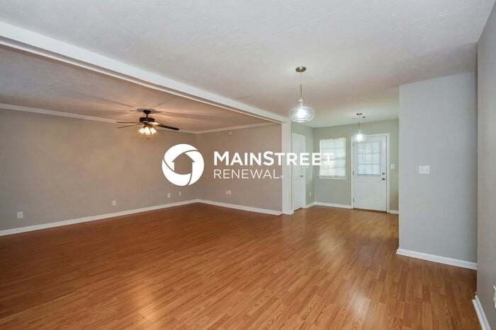 619 Lakeridge Cir Se - Photo 5 of 16