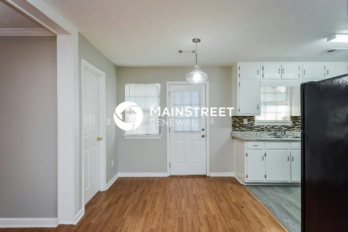 619 Lakeridge Cir Se - Photo 6 of 16