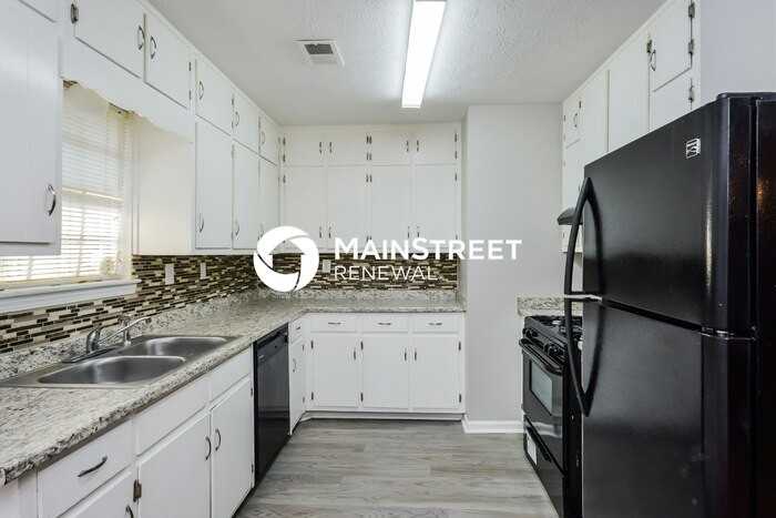 619 Lakeridge Cir Se - Photo 7 of 16