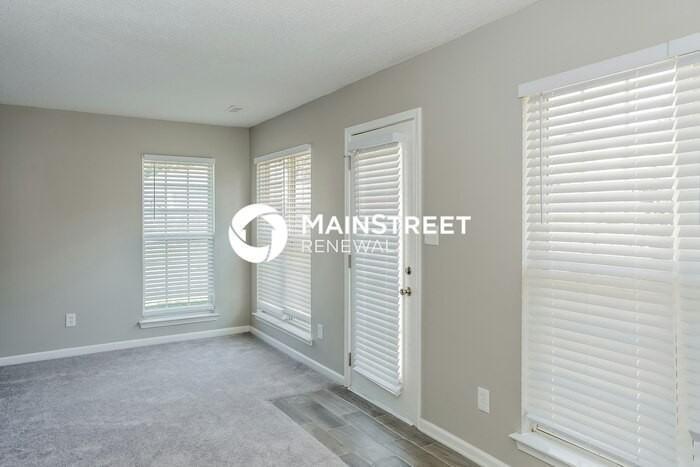 135 Bellelaine Dr - Photo 4 of 17