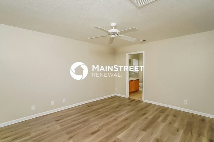 1273 Sw Curtis St - Photo 6 of 16