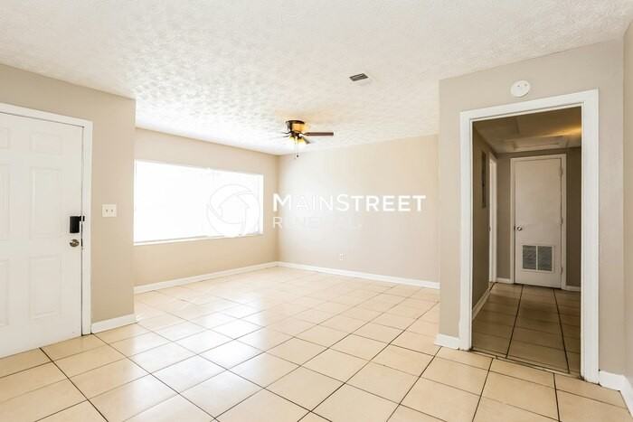 1411 Palmdale St - Photo 4 of 17