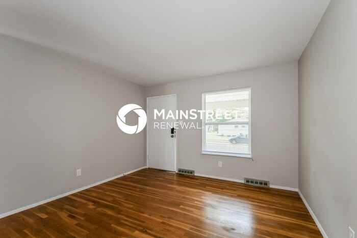 1095 Cedar Pl - Photo 6 of 17