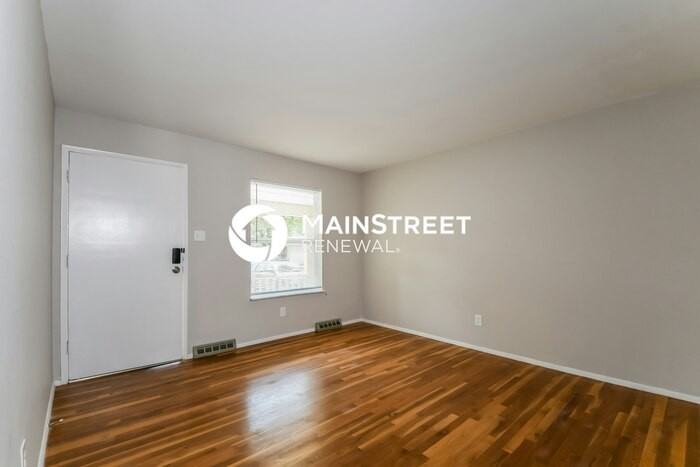 1095 Cedar Pl - Photo 7 of 17