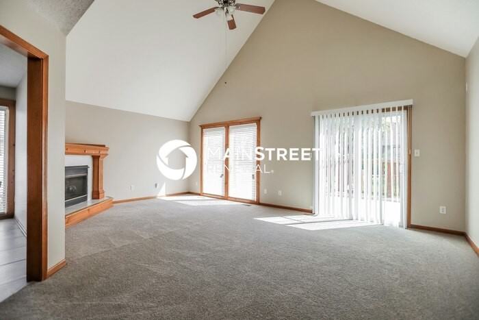 205 N Walker Dr - Photo 6 of 17