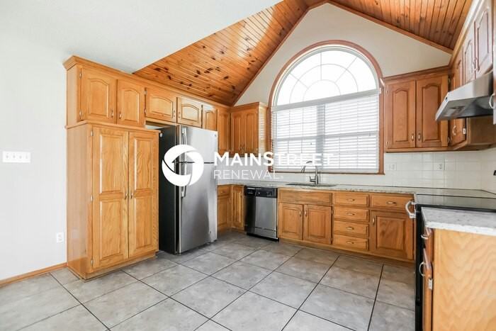 205 N Walker Dr - Photo 6 of 17