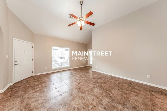 12945 Woodland Park Cir - Photo 3 of 16