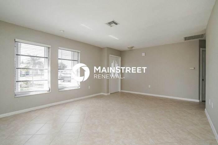 1423 Se 18th St - Photo 3 of 16