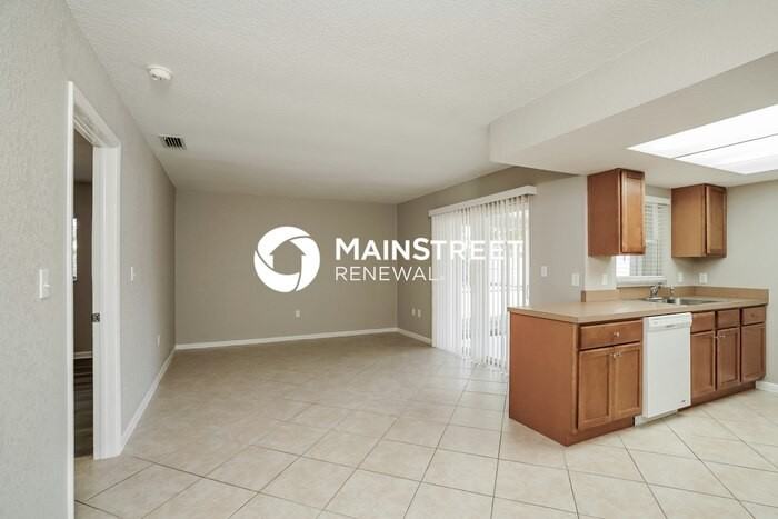 1423 Se 18th St - Photo 5 of 16