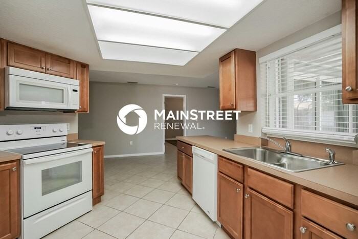 1423 Se 18th St - Photo 6 of 16