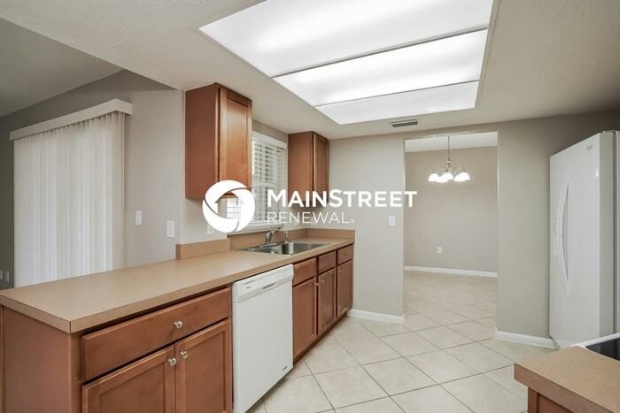 1423 Se 18th St - Photo 7 of 16