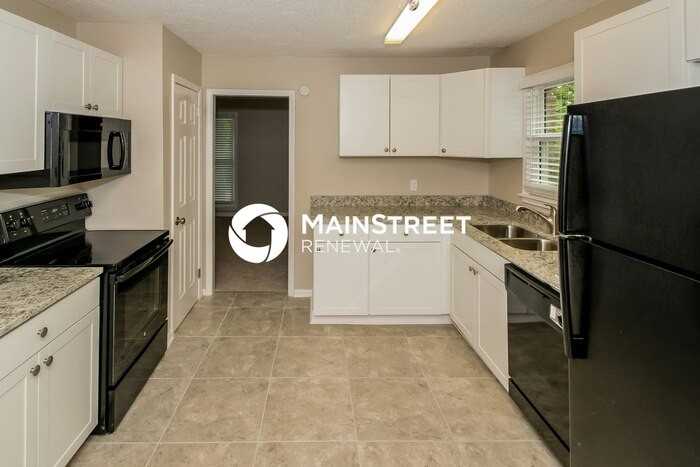 1337 3rd Ave Sw - Photo 5 of 17