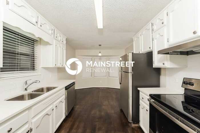 2520 Beechwood Trl - Photo 6 of 15