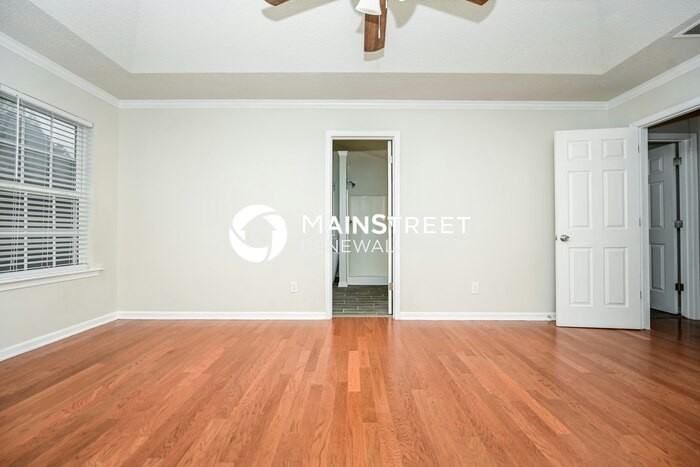 1038 Hampton Rd - Photo 6 of 17