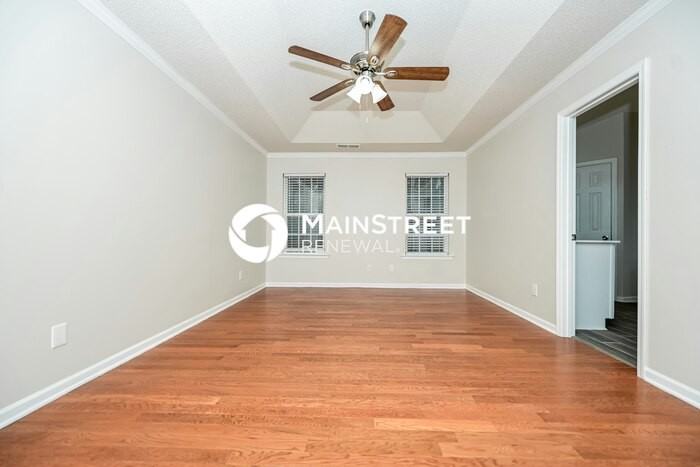 1038 Hampton Rd - Photo 7 of 17