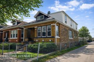 featured image of 7114 S Oakley Ave