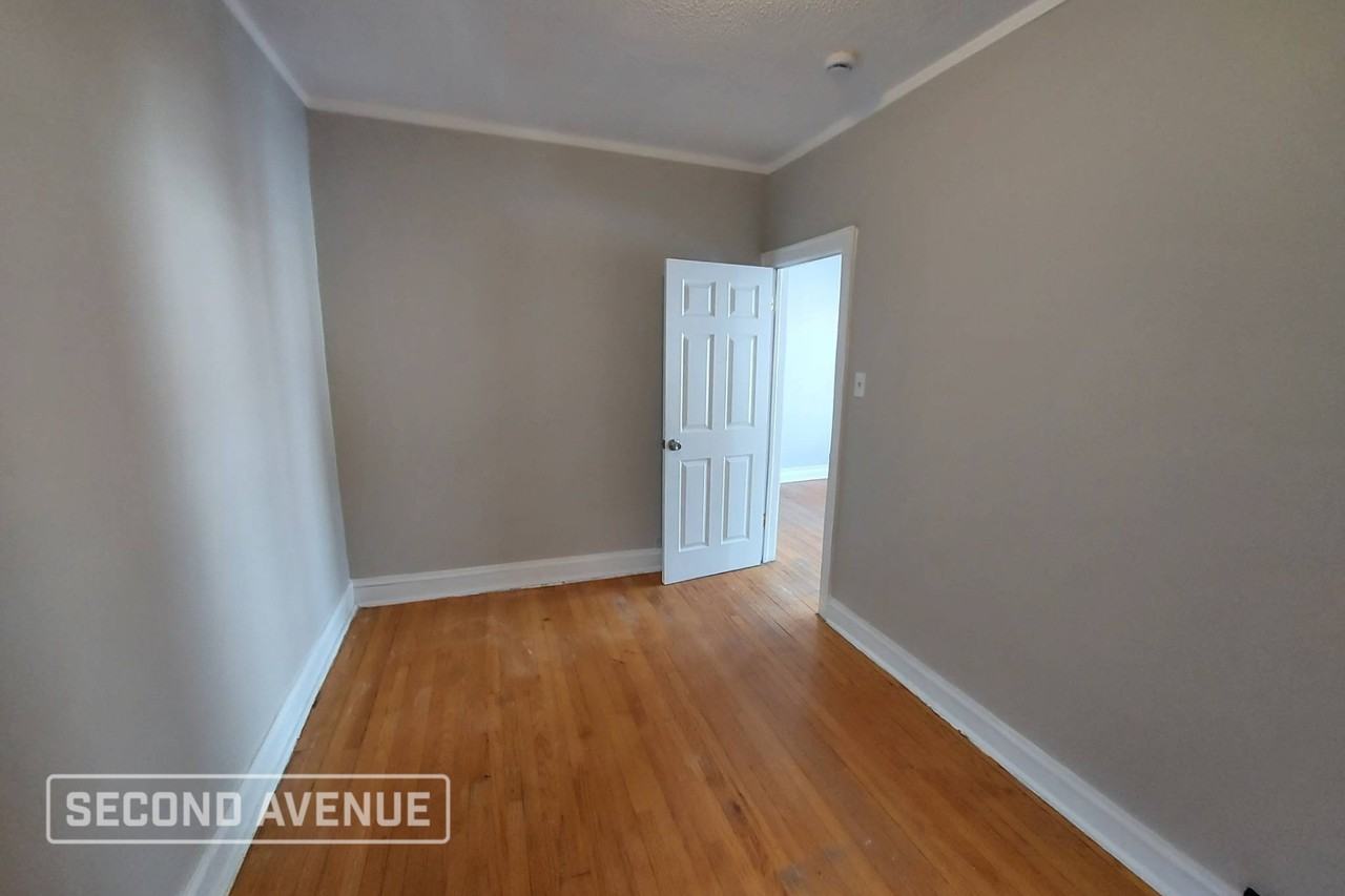 7114 S Oakley Ave - Photo 6 of 13