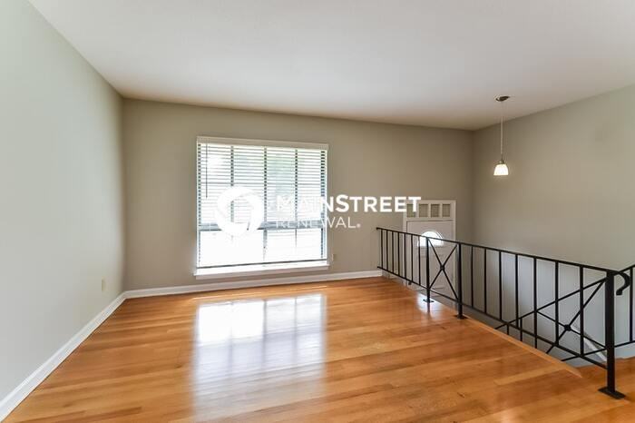 4798 Chuck Ave - Photo 3 of 18