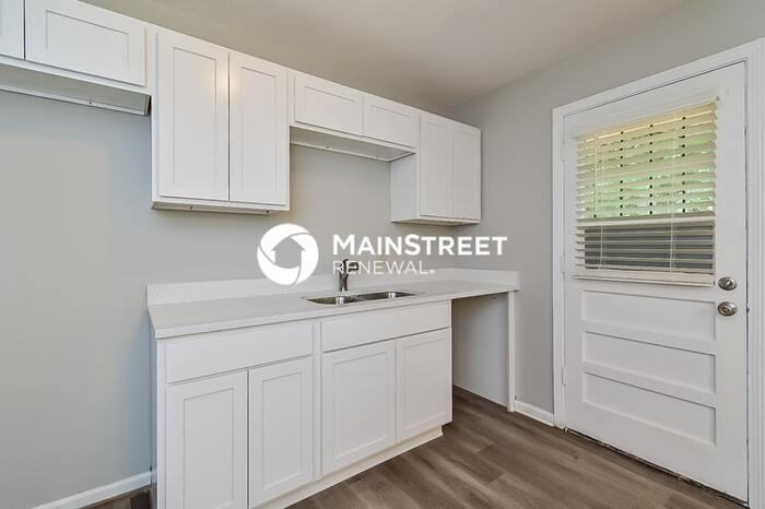 4798 Chuck Ave - Photo 6 of 18