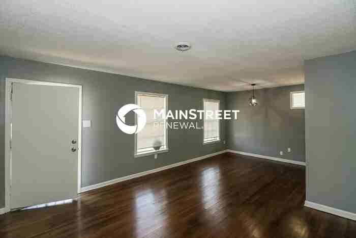 4559 Cottonwood Rd - Photo 3 of 16