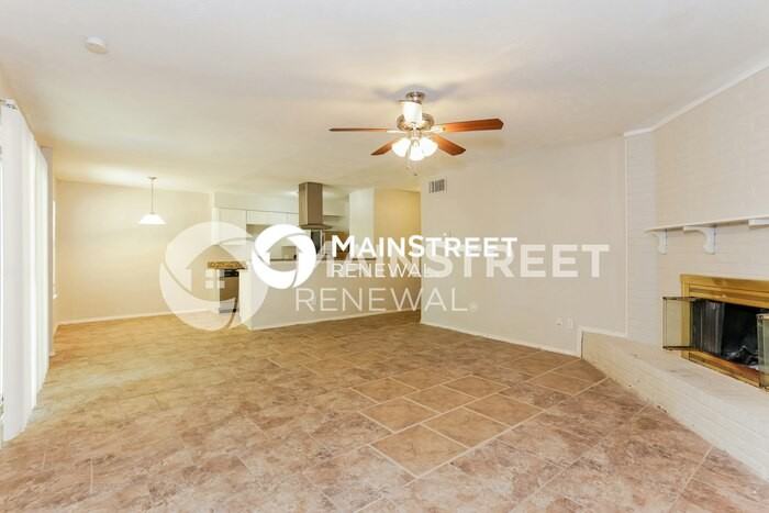 817 Sandalwood Ln - Photo 4 of 15