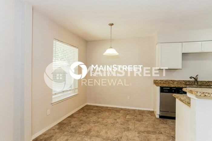 817 Sandalwood Ln - Photo 5 of 15