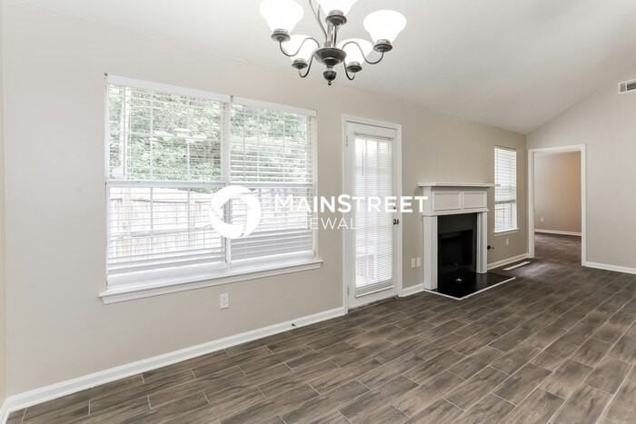 4630 Thermal Ct - Photo 3 of 16