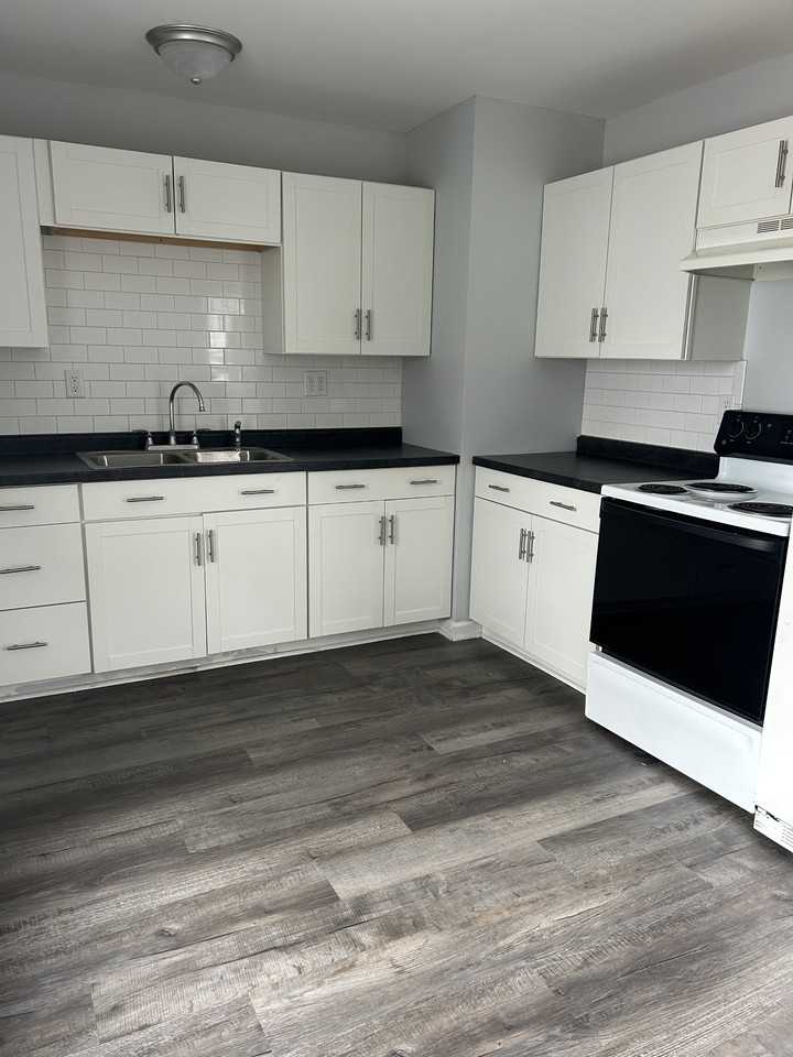 6713 E 52nd St #1 - Photo 2 of 20