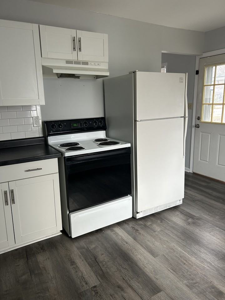 6713 E 52nd St #1 - Photo 3 of 20