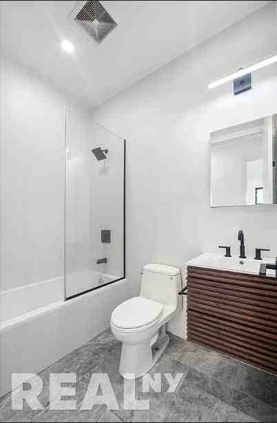 704 8th Ave #4B - Photo 5 of 8