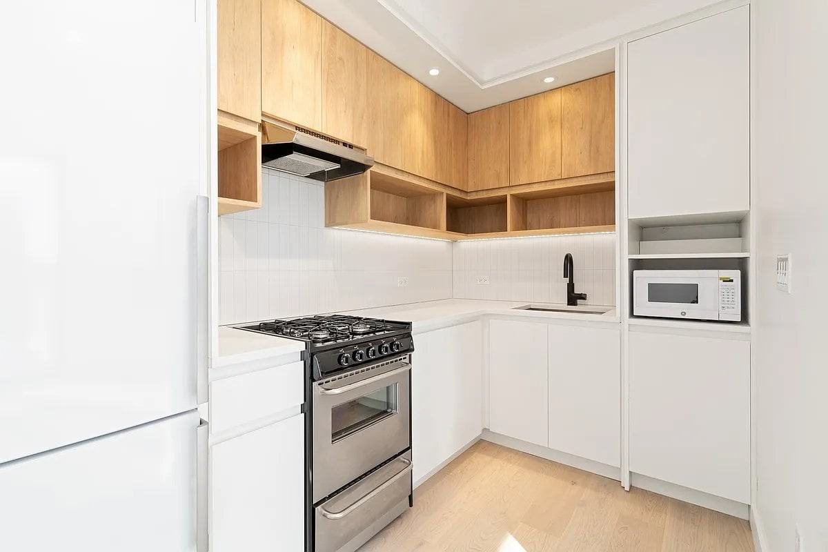 222 51st Ave #2B - Photo 3 of 8