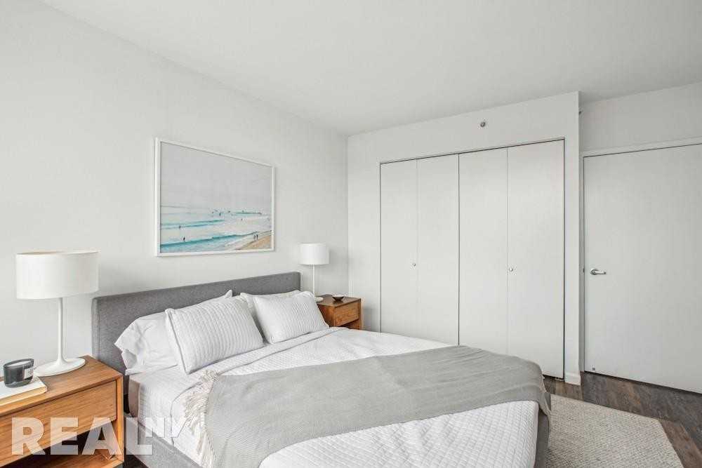 Chrystie St #1001-2 - Photo 5 of 8