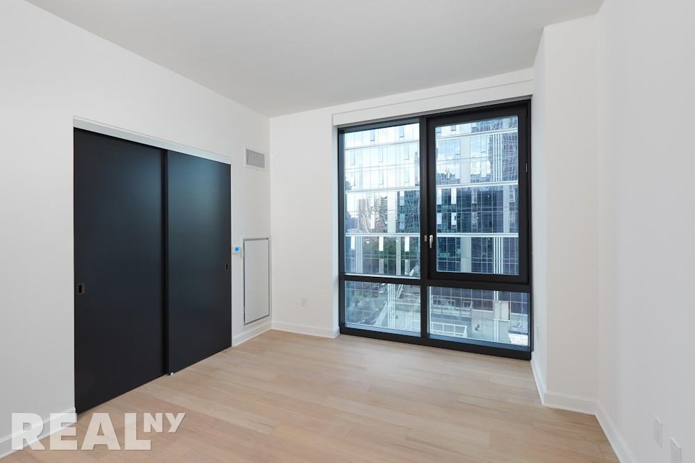 W End Ave #1422 - Photo 3 of 12