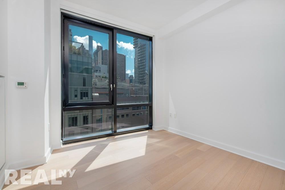 W End Ave #1422 - Photo 5 of 12