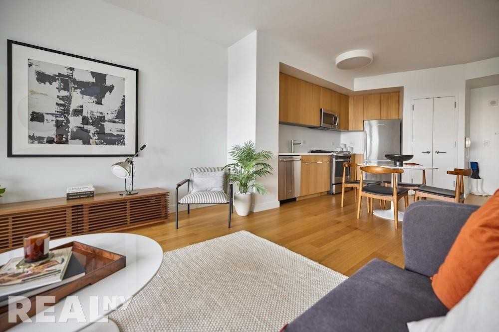 W 57th St #2155 - Photo 5 of 11