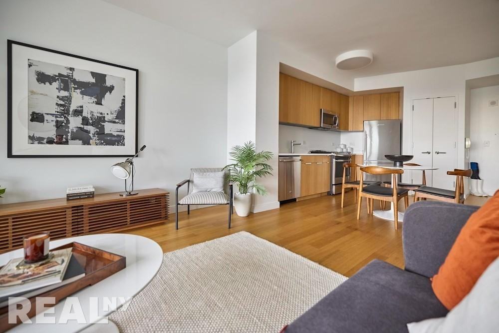 W 57th St #2752 - Photo 4 of 10