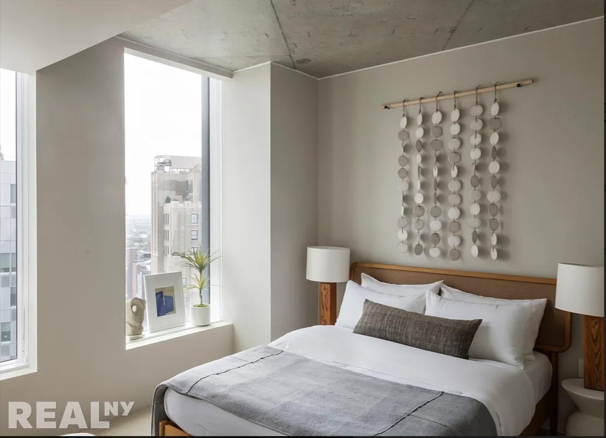 State St #16G - Photo 3 of 11